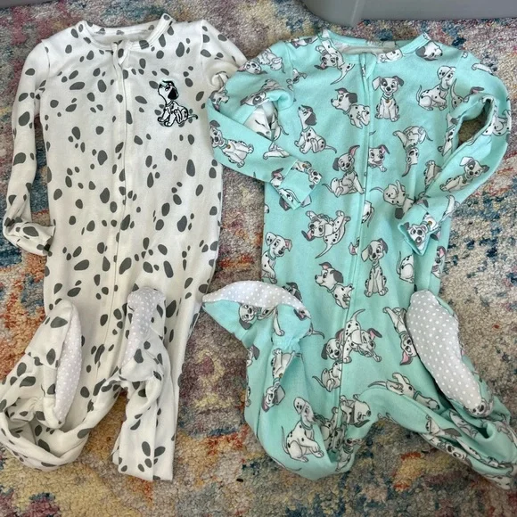 💙 3/$30 💙 101 Dalmatians 18month footie pajamas - Picture 2 of 6